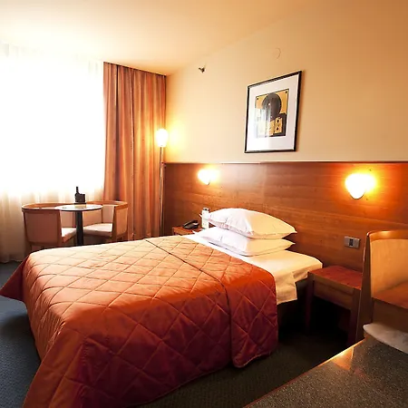 Park, & Entertainment Hotel
