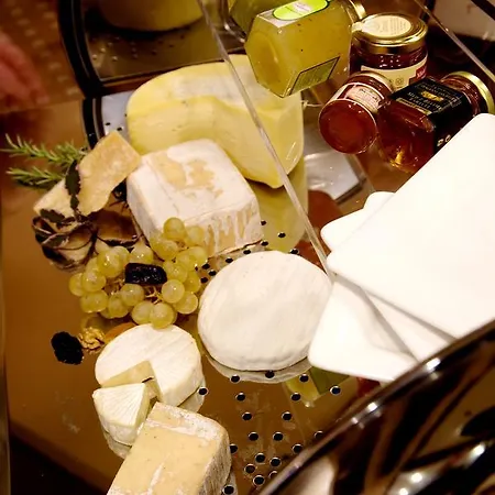 Park, & Entertainment Otel