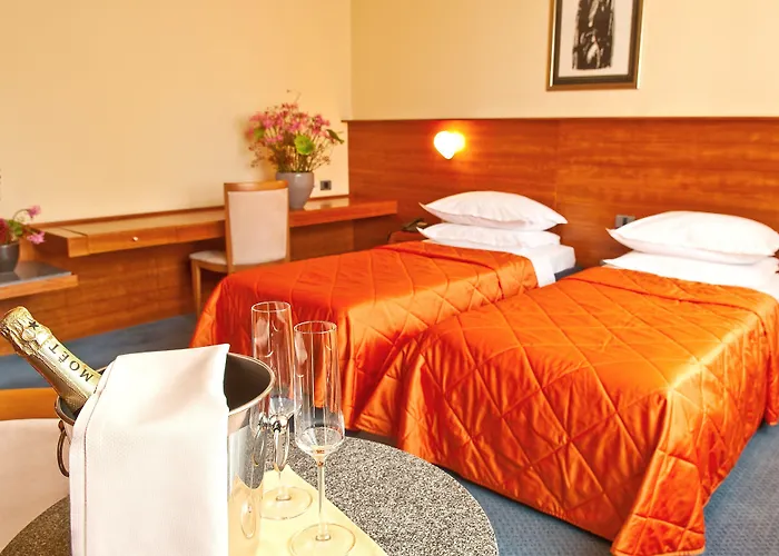 מלון Park, & Entertainment נובה גוריקה