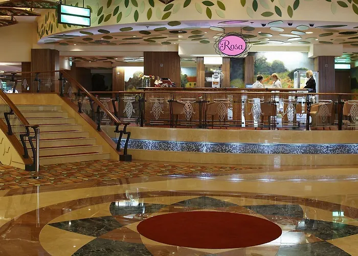 Park, & Entertainment 4*