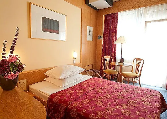 Park, & Entertainment Hotel