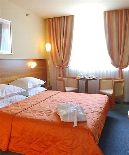 Park, & Entertainment 4*